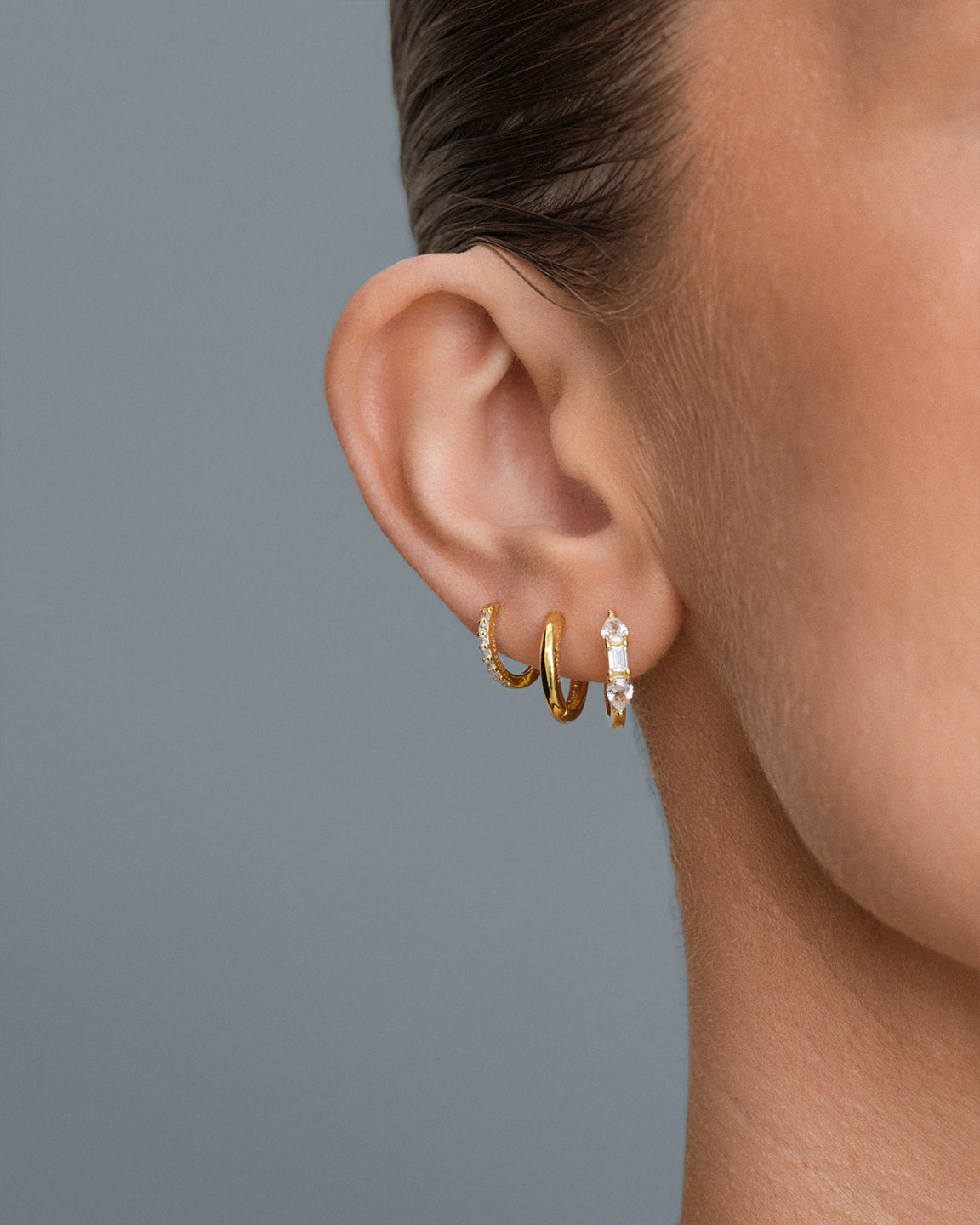 Cara Hoops Medium