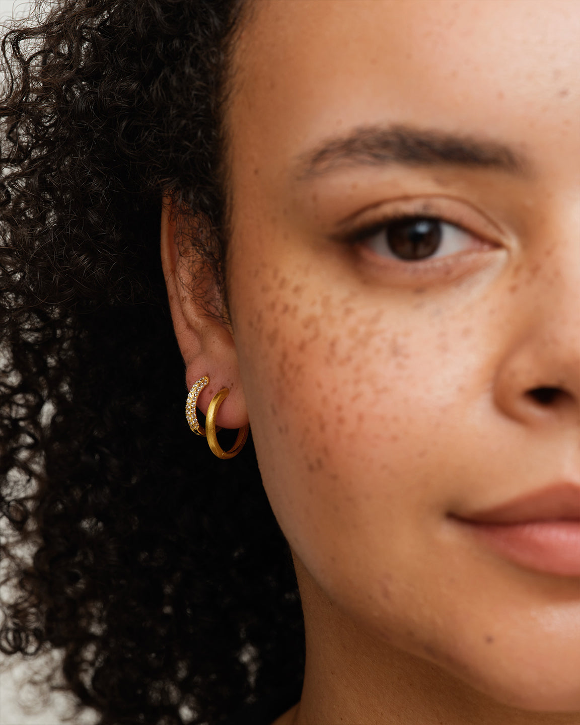 Classic Pave Hoops Medium