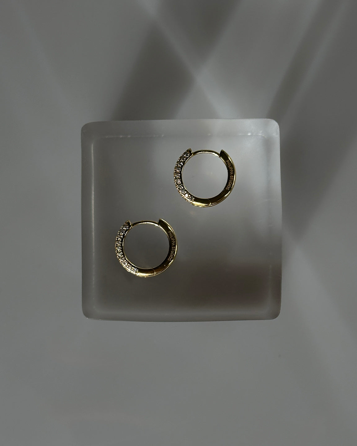 Classic Pave Hoops Medium