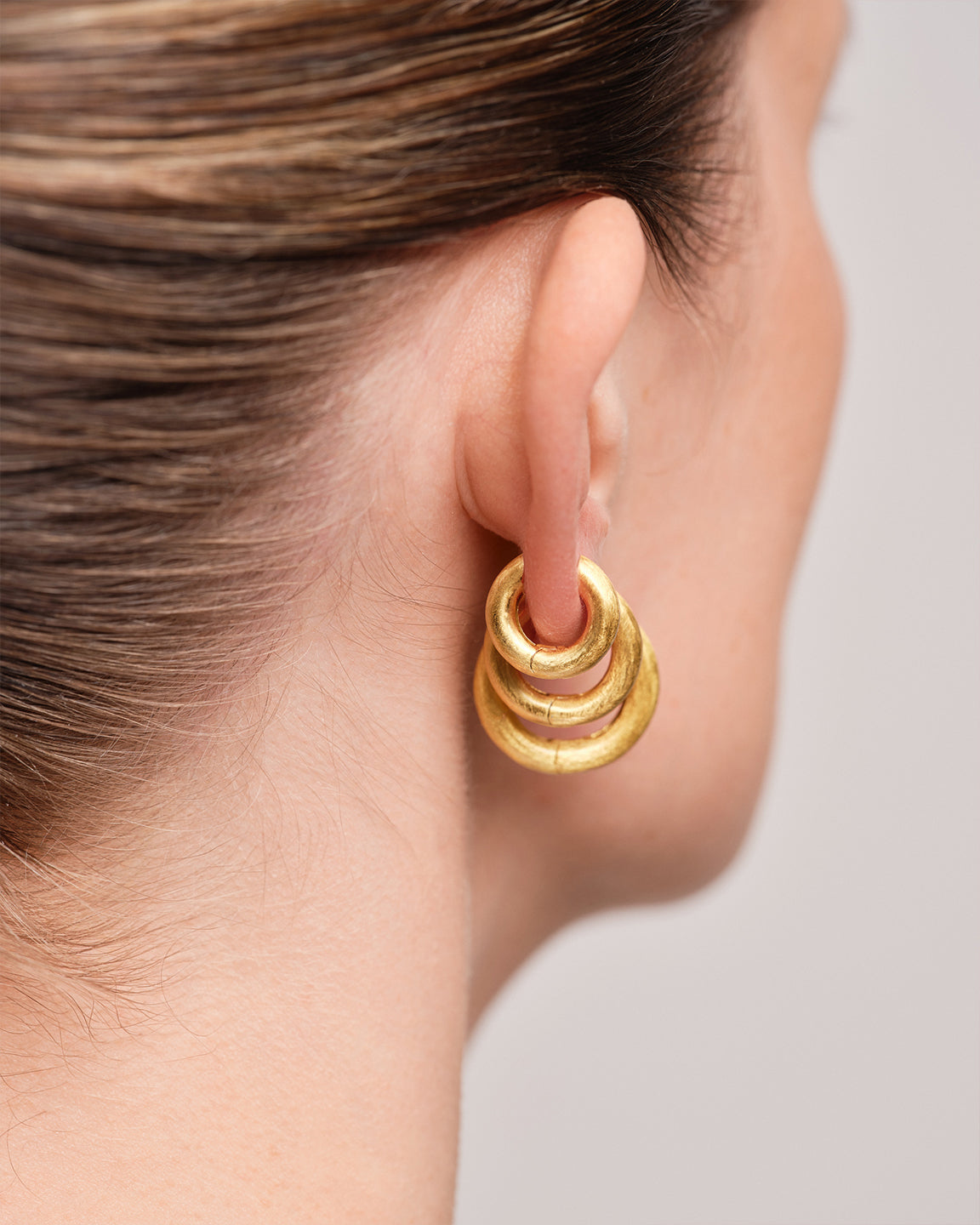 Bold Satin Hoops M Gull 