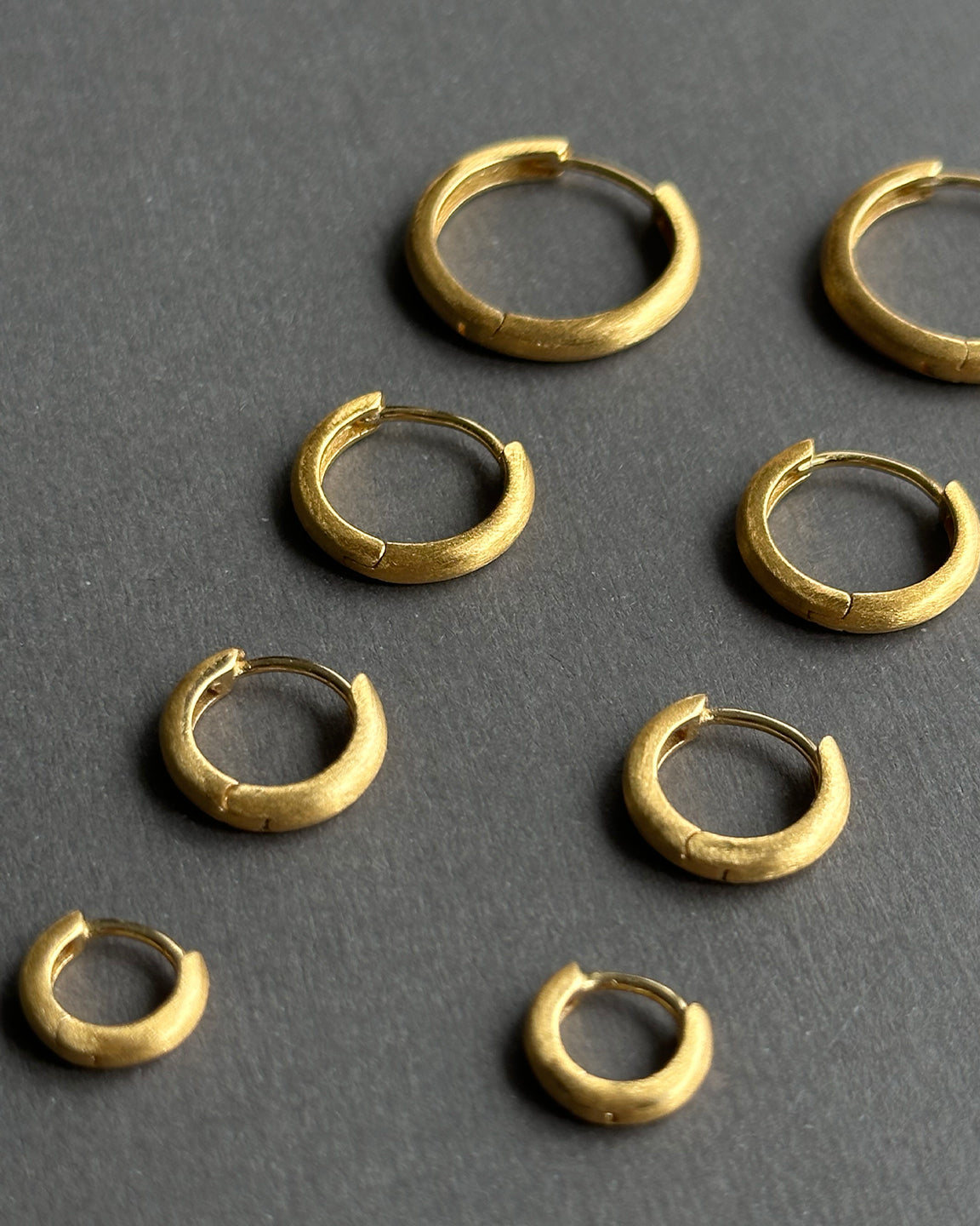Classic Satin Hoops L Gull 