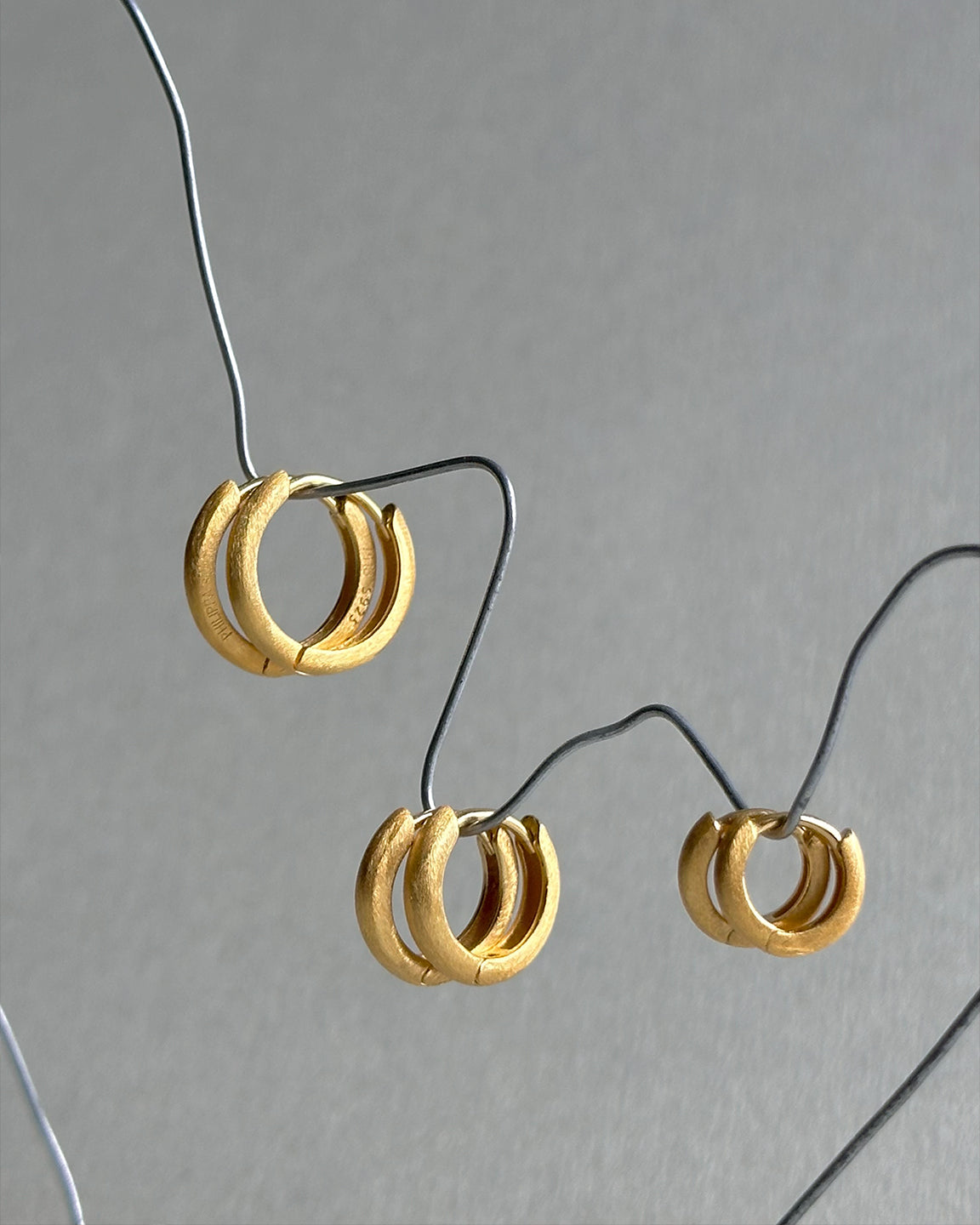 Classic Satin Hoops S Gull 