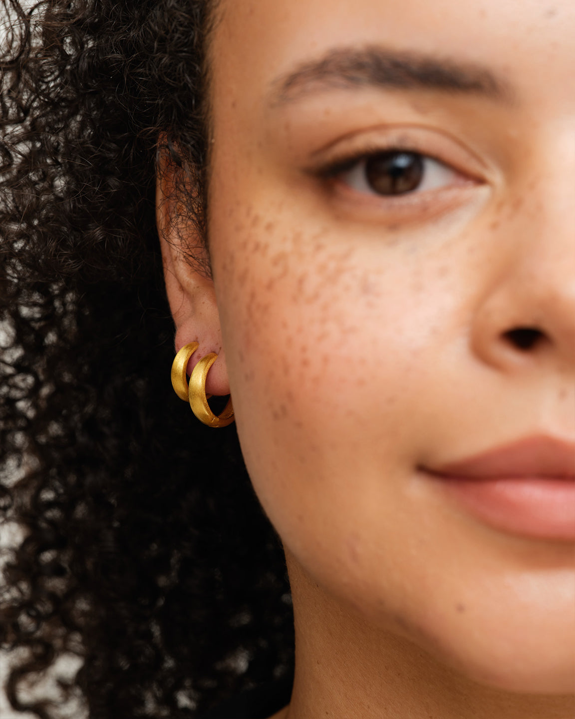 Dome Satin Hoops L Gull 