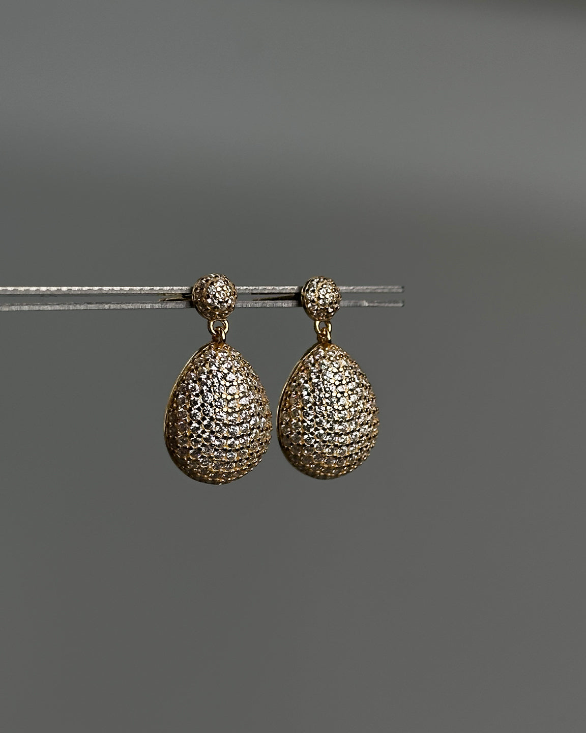 Drop Pave Studs Gull 